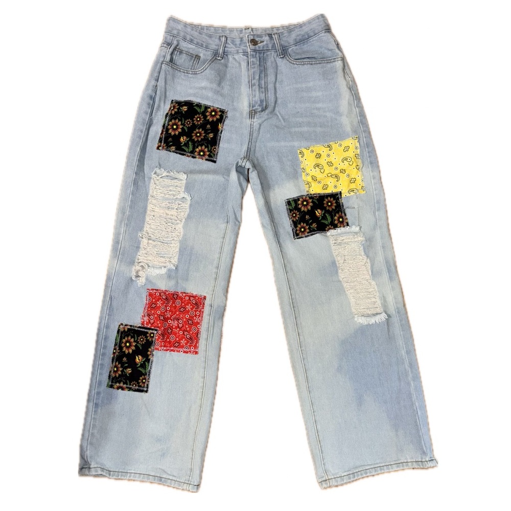 Super Cute Patchwork Distressed Ripped Women's Fl… - image 3